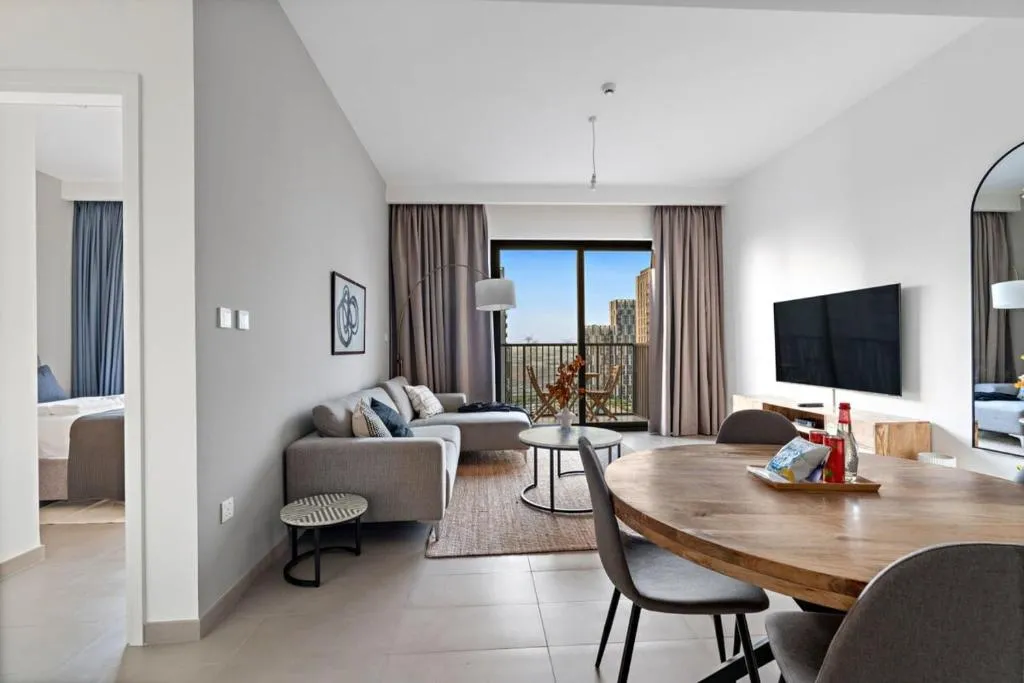 Silkhaus new 1BDR in Executive Residence 2 - 3