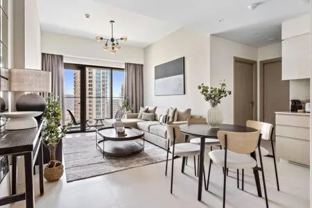 Silkhaus sophisticated 1BDR in Downtown premium tower