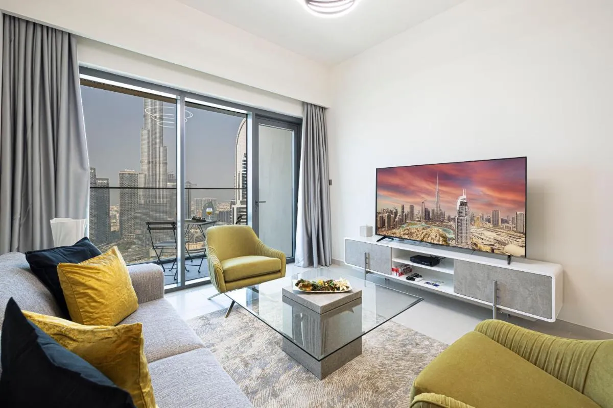 SmartStay at Burj Royale – Full Burj Khalifa View – Brand New Luxury Apartments - 3
