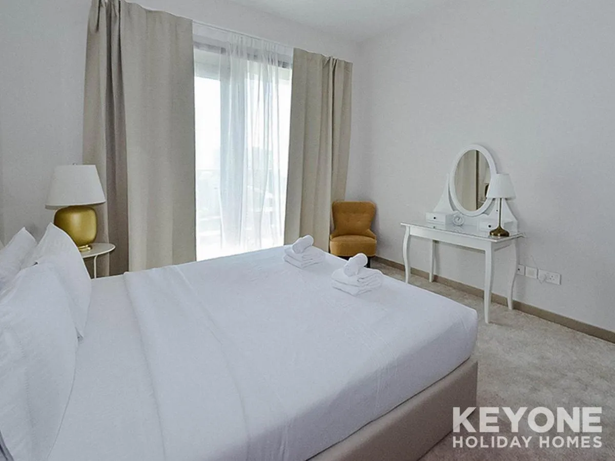 Sophisticated One Bedroom with Full Marina View - 2