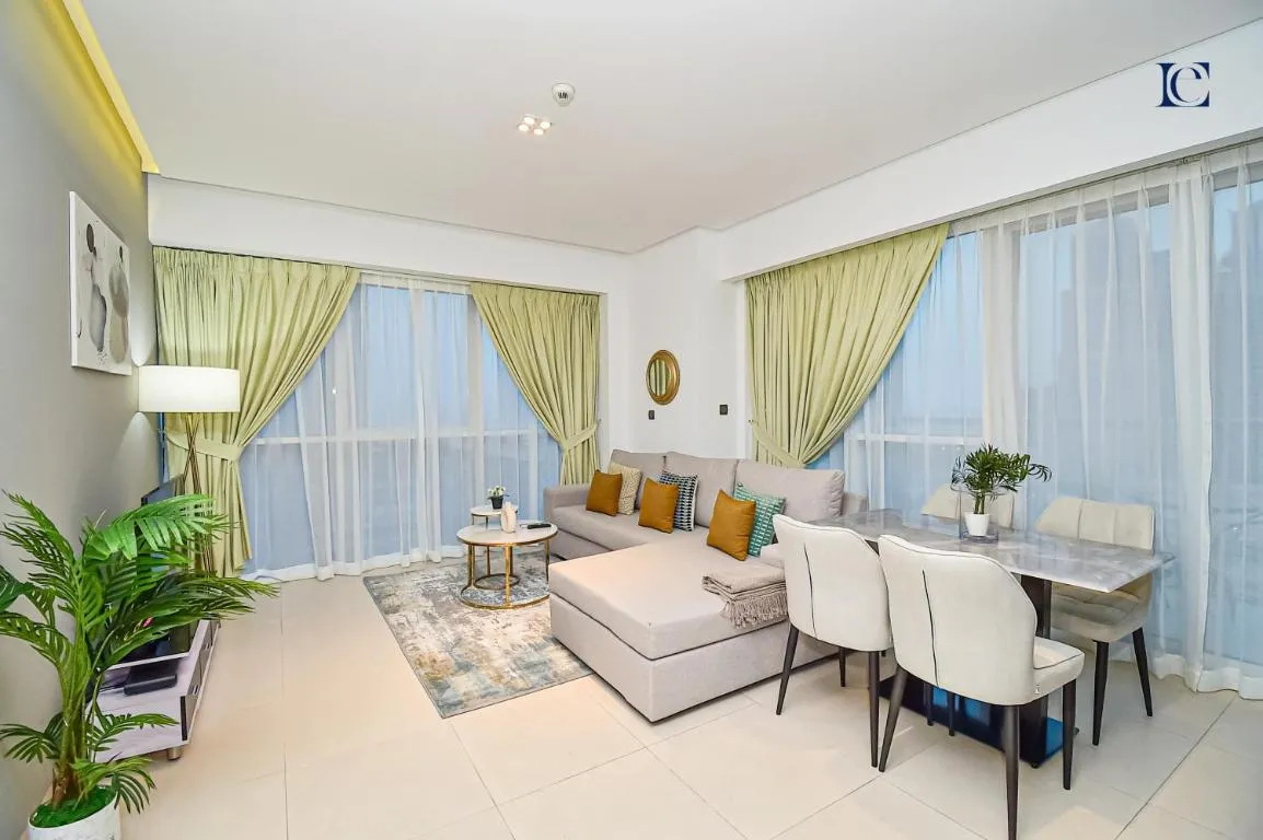 Spacious 1Bed Apt with a huge Balcony in Dubai Marina – VST