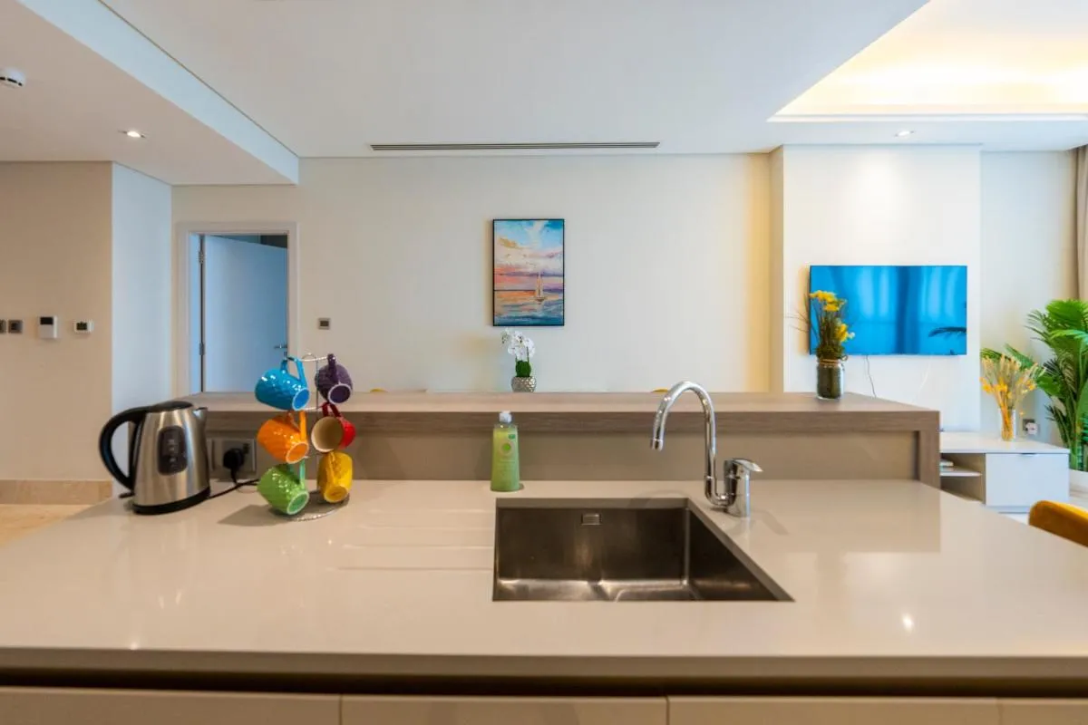Spacious beachfront 2 bedroom apartment – The 8 - 3
