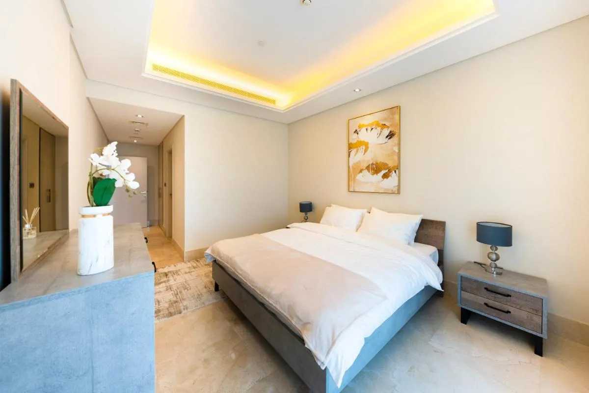 Spacious beachfront 2 bedroom apartment – The 8 - 2