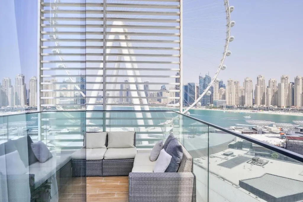 Spectacular 3 BR condo with maids room facing the Dubai Eye - 2