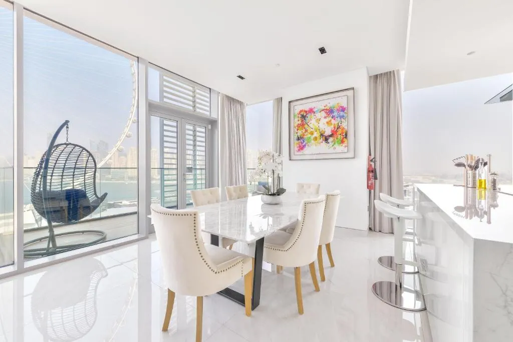 Spectacular 3 BR condo with maids room facing the Dubai Eye - 3