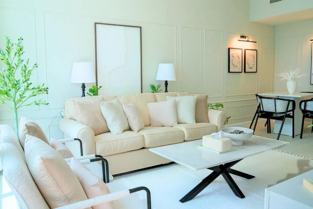 Stunning & Peaceful One Bedroom - 3
