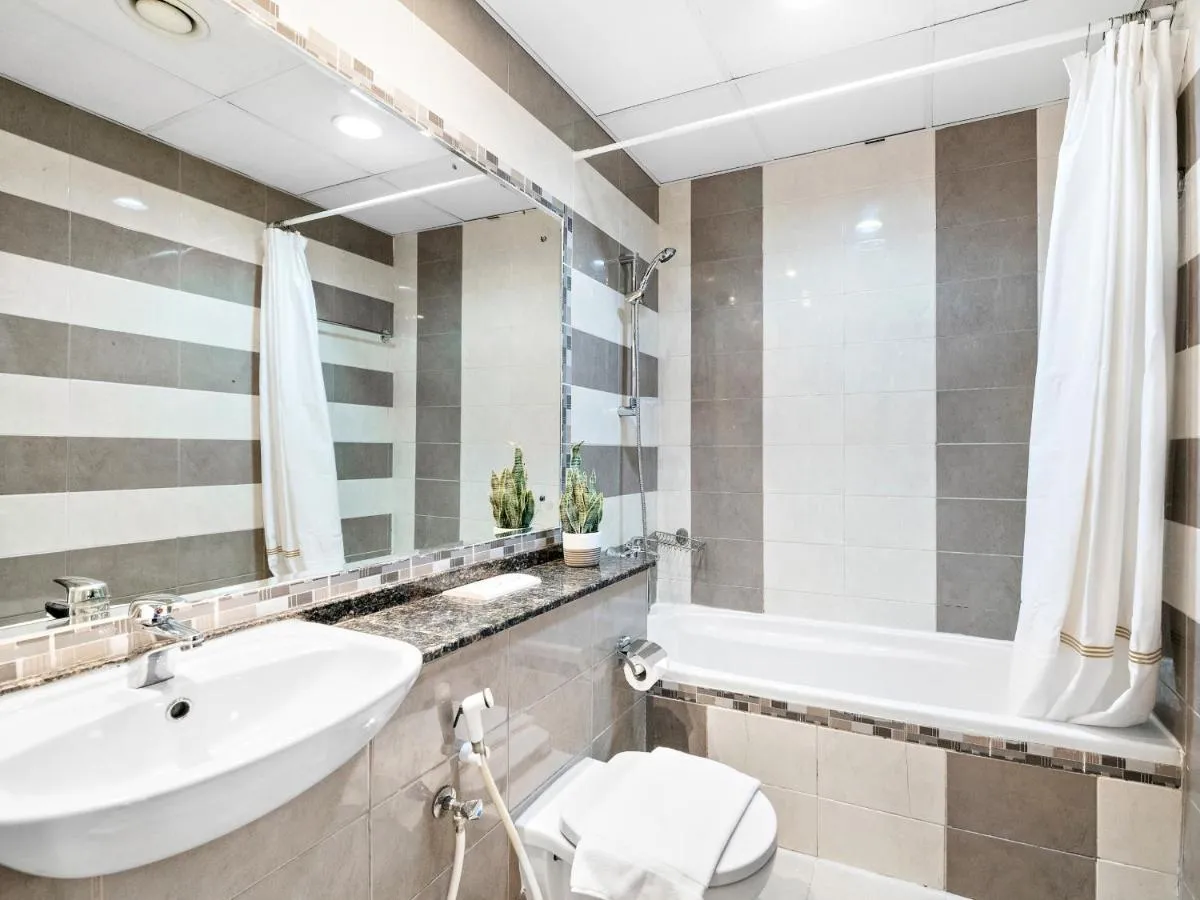 Stunning and Brand New La Fontana 513 - 3