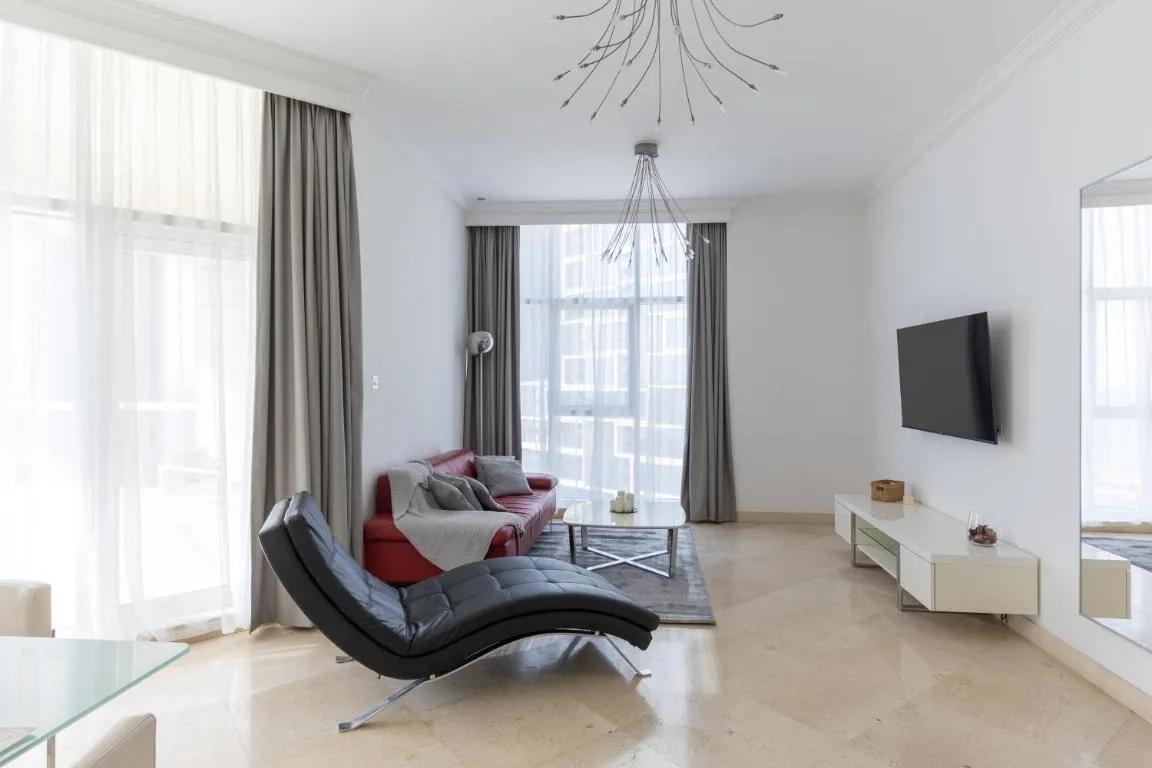Stylish 1 br in Dorra Bay, Marina View