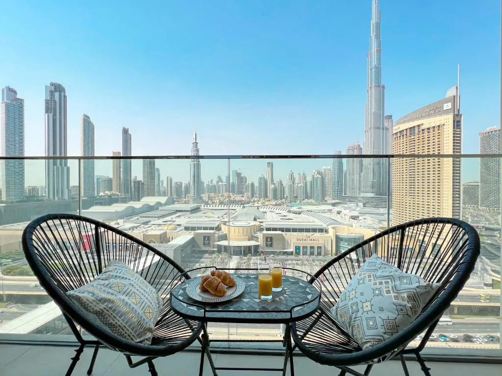 Stylish 2 Bedroom Dior-Inspired Apartment Connected to Dubai Mall