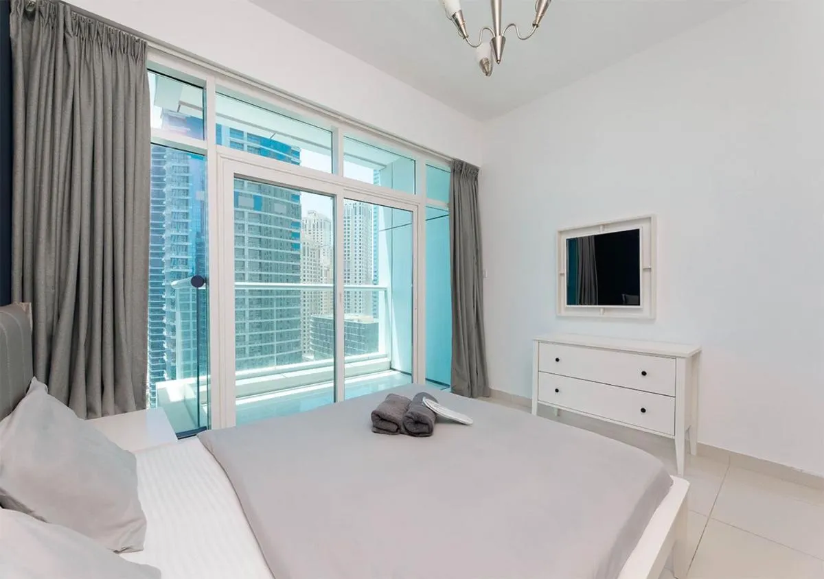 Stylish Space with Balcony Facing The Marina! - 2