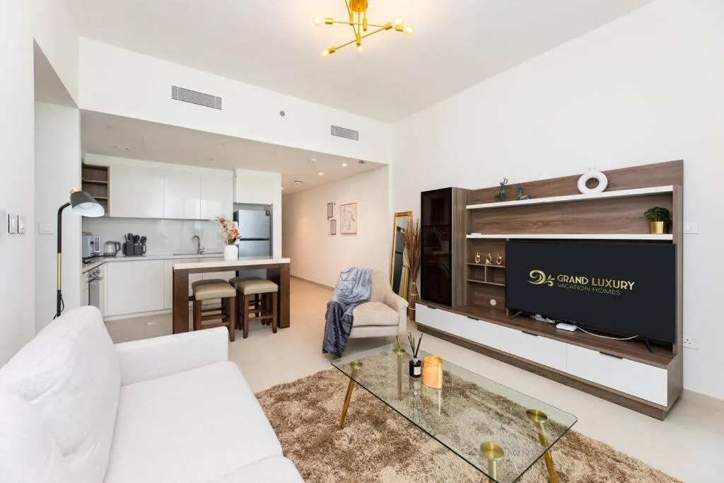 Sunny Downtown Retreat- Direct access to Dubai Mall - 2