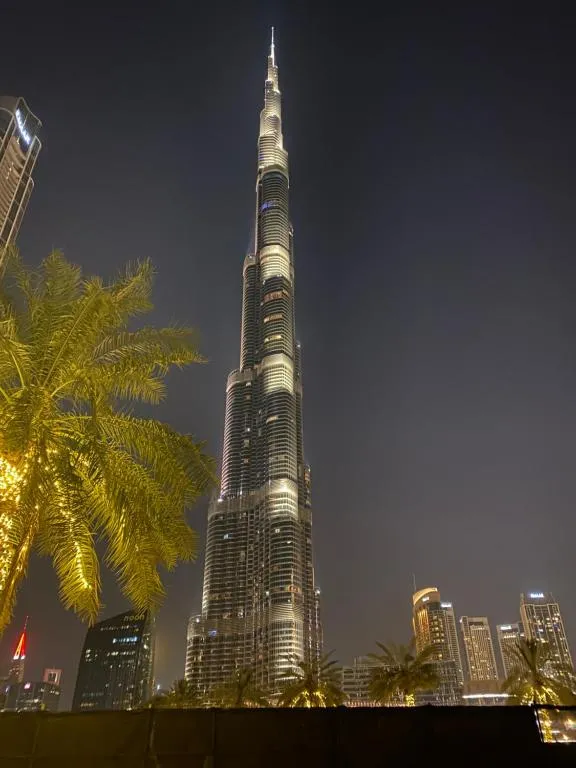 The residences 1 – luxury one bedroom apartment in Downtown – 2 mins walk to Burj Khalifa and Dubai mall - 3