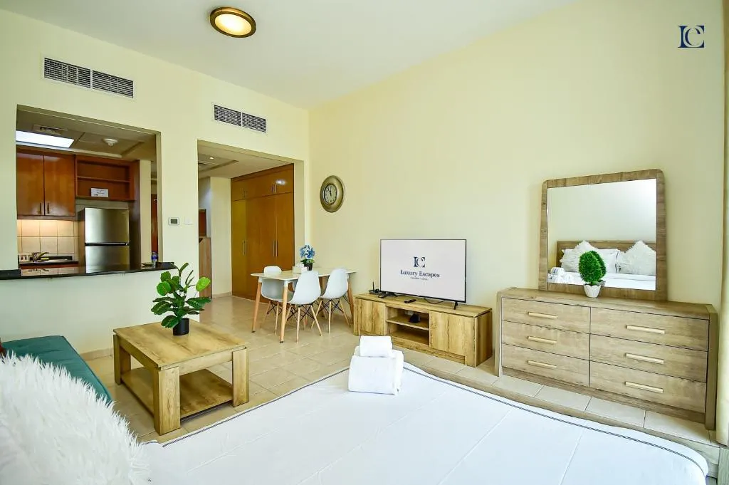 Tranquil Retreat – Studio Apts near Metro and Mall – Discovery Gardens – SHAR & MCL
