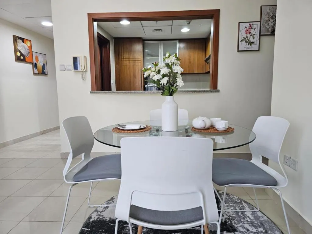 Trinity Holiday Homes – Standpoint Tower Downtown - 2