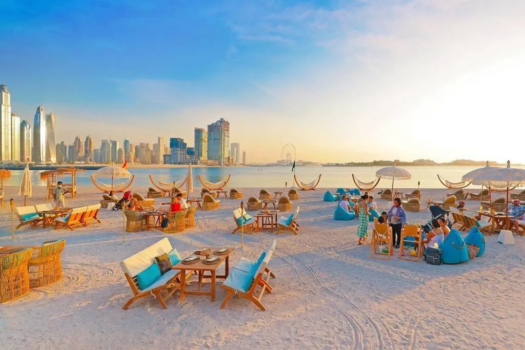 Trophy – Palm Jumeirah Suite with Beach Access
