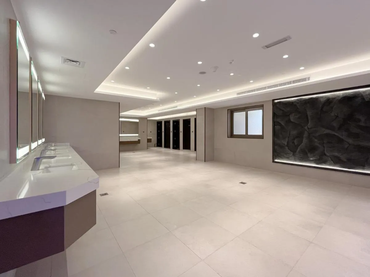 Trophy – Sky High Haven Suite - 3