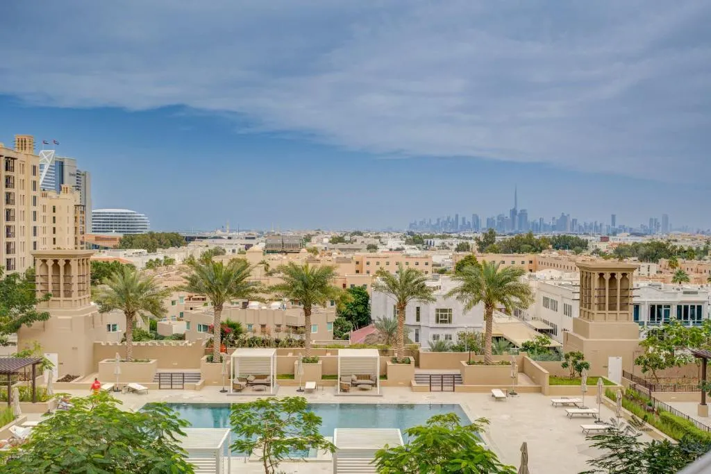 Trophy Twinkle Twine Jumeriah Retreat Suites