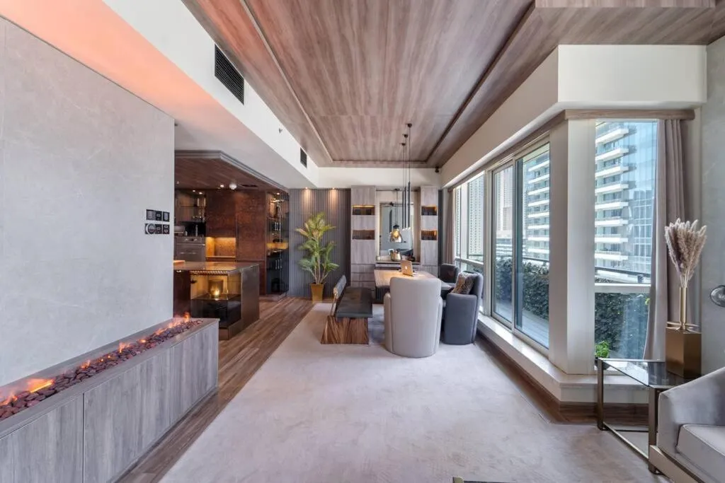 Unique authentic Apartment with Bentley Interiors - 2