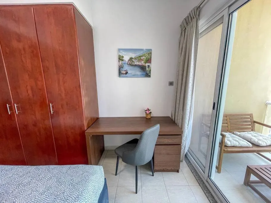 Unwind Above the Clouds, High Floor Gem near JBR, Dubai Marina & DMCC Metro - 2