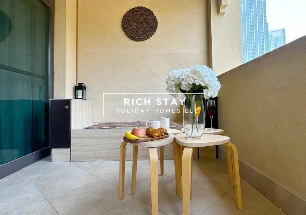 Upgraded 1BR apartment Downtown with Burj Khalifa Dubai Mall View by Rich Stay - 3