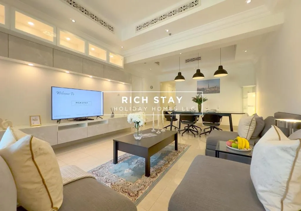 Upgraded 1BR apartment Downtown with Burj Khalifa Dubai Mall View by Rich Stay