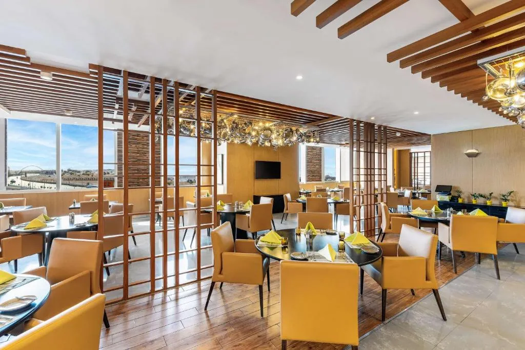 V Hotel Dubai, Curio Collection by Hilton - 3