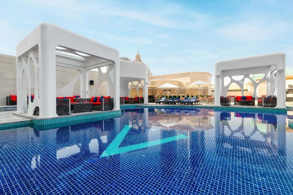 V Hotel Dubai, Curio Collection by Hilton - 2