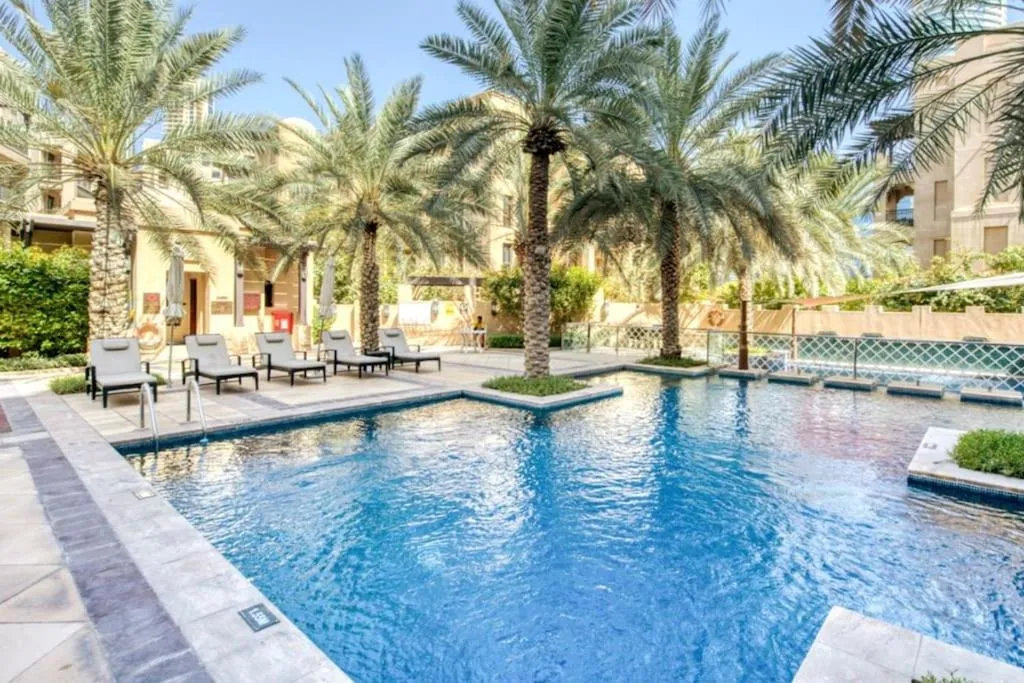 Vibrant One Bed, 5 mins walk to Dubai Mall, Burj
