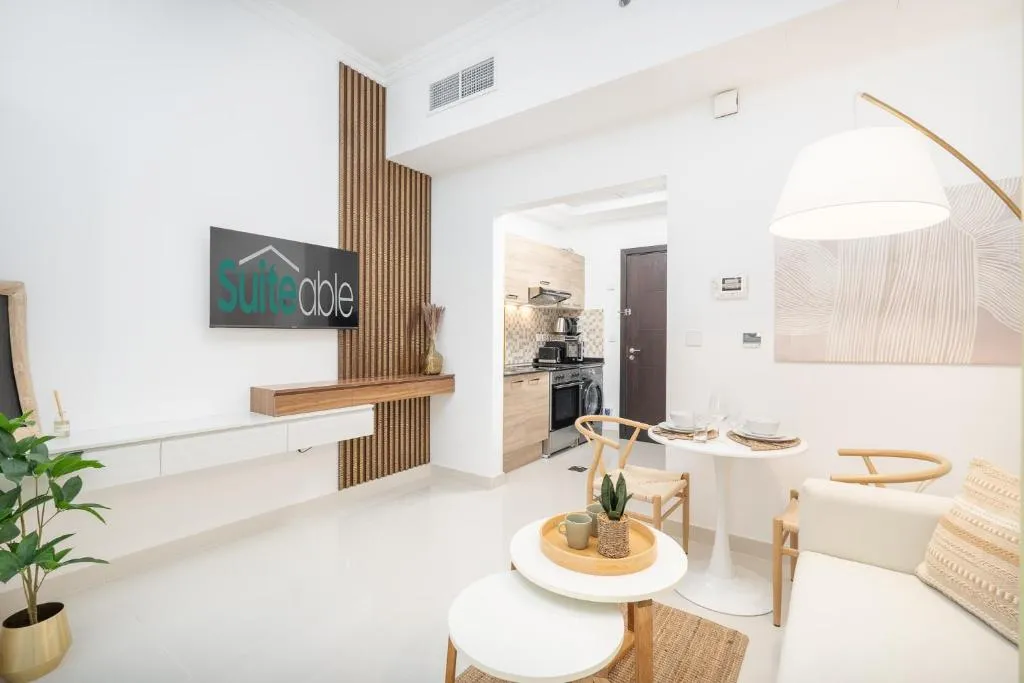 Vibrant studio in Sport City by Suiteable - 2