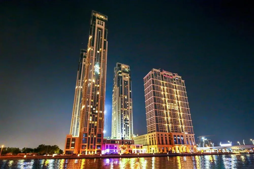 View of Canal & Burj Khalifa 1BR Large Premium Apt – Amna Tower Habtoor City