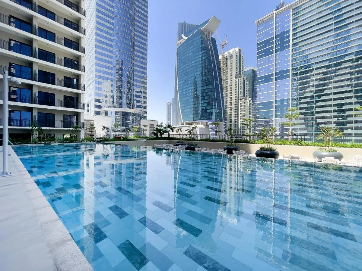 Zada Tower 1BR with amazing Dubai Canal view - 2