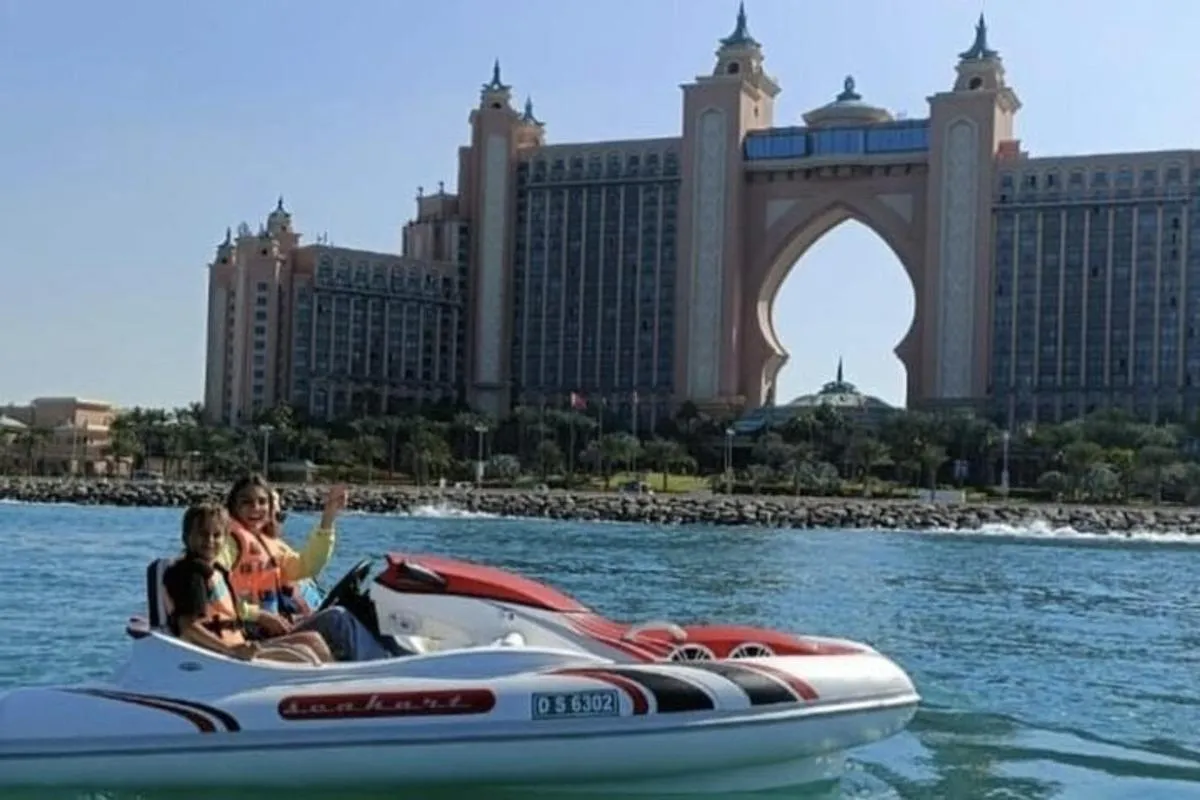 Image 5 of 60 min Amazing Dubai Self-Drive Boat Tour