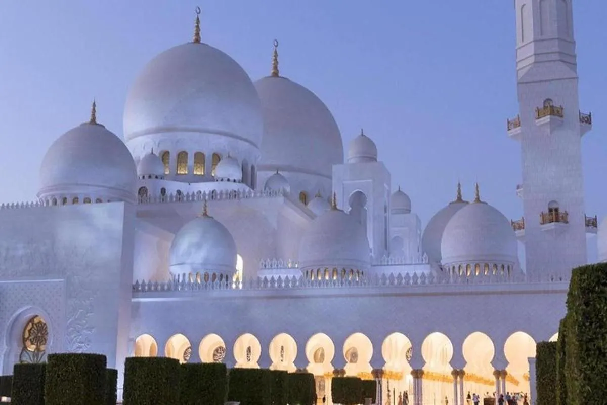 Image 2 of Abu Dhabi City Tour & Shaikh Zayed Mosque
