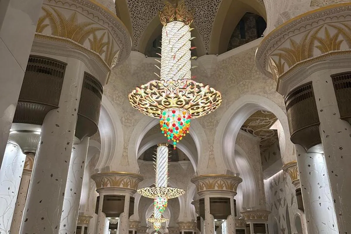 Abu Dhabi: Half Day Sightseeing Tour with Pick up & Drop off