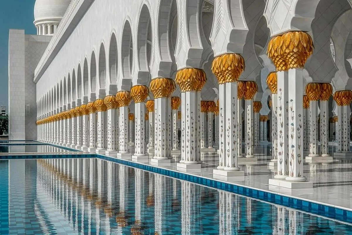 Image 1 of Abu Dhabi: Half Day Sightseeing Tour with Pick up & Drop off