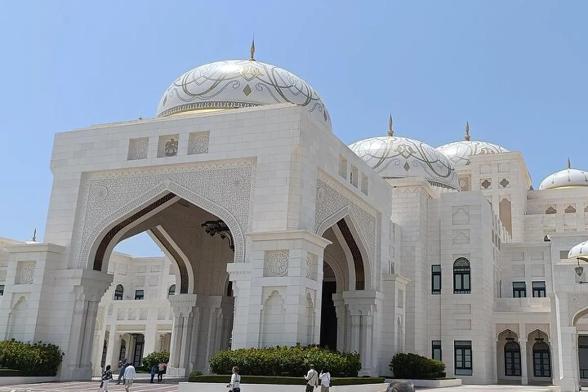 Image 5 of Abu Dhabi: Half Day Sightseeing Tour with Pick up & Drop off