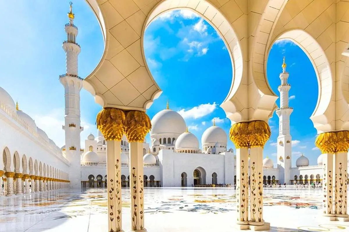 Image 0 of Abu Dhabi Sheikh Zayed Mosque Half-Day Guided Tour from Dubai