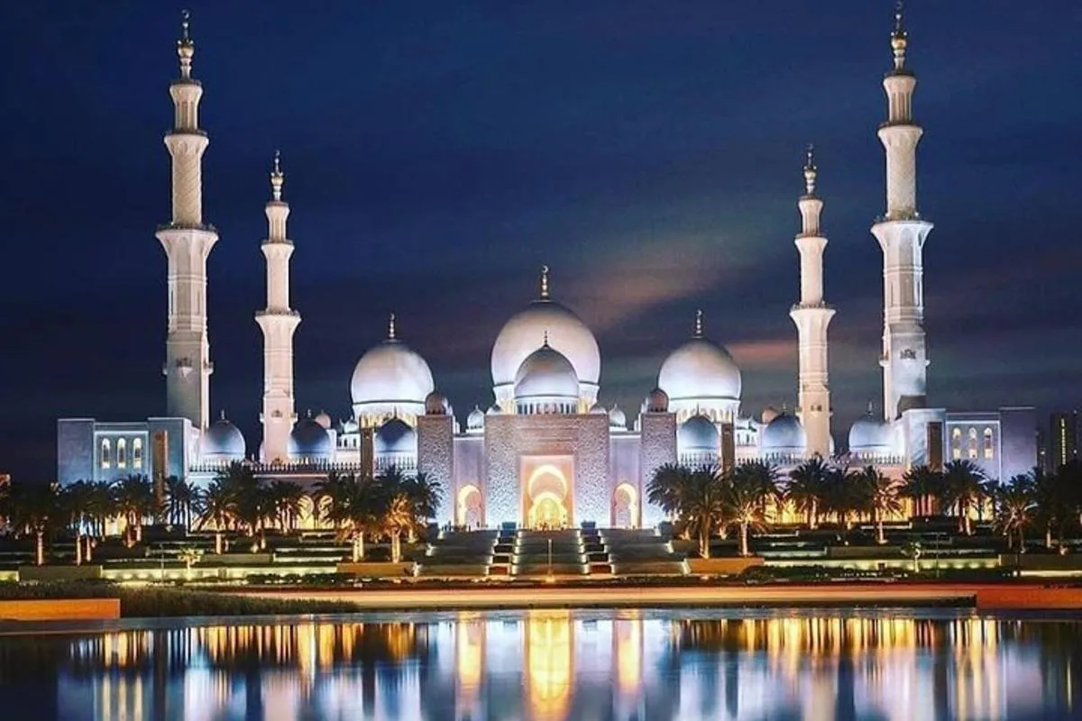 Image 1 of Abu Dhabi Sightseeing City Tour including Grand Mosque