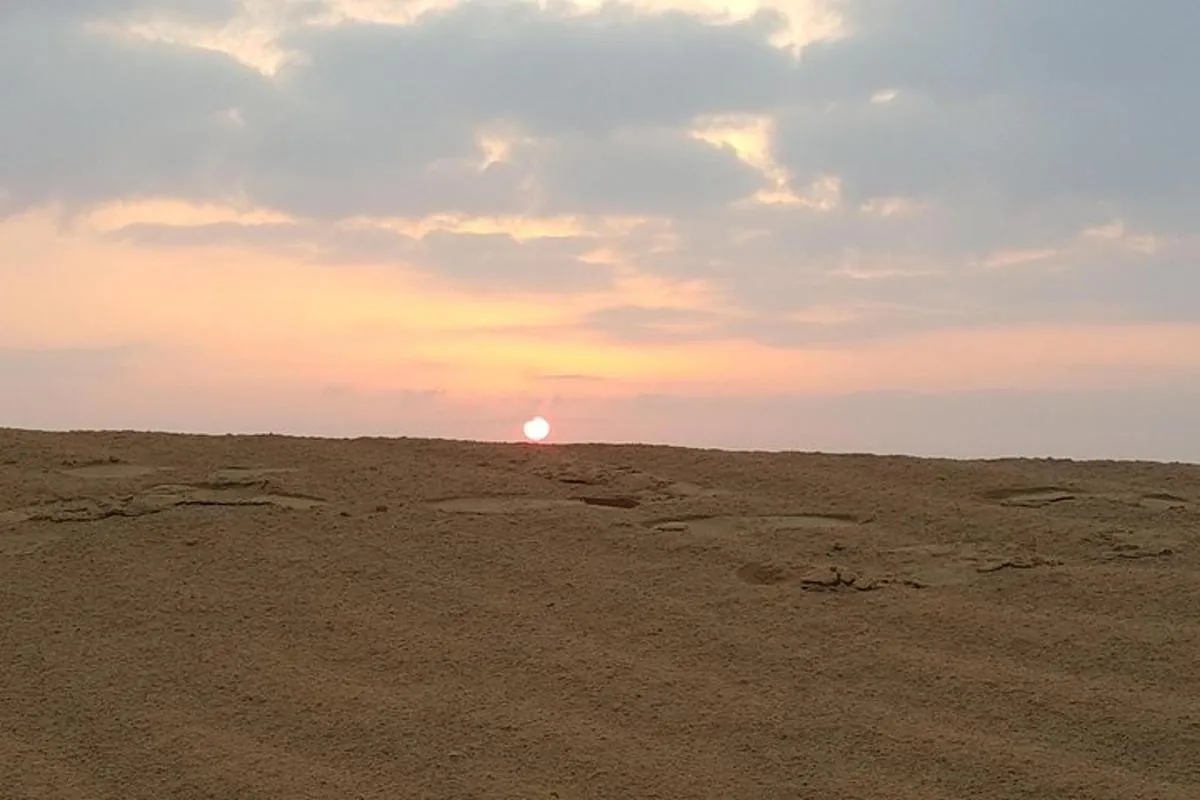Abu Dhabi: Sunrise Desert Safari Experience