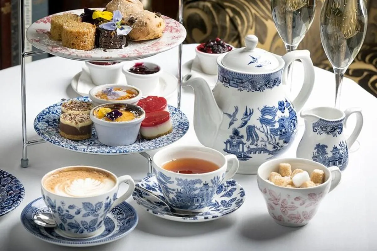 Image 3 of Afternoon High Tea in Burj Al Arab with Transfer