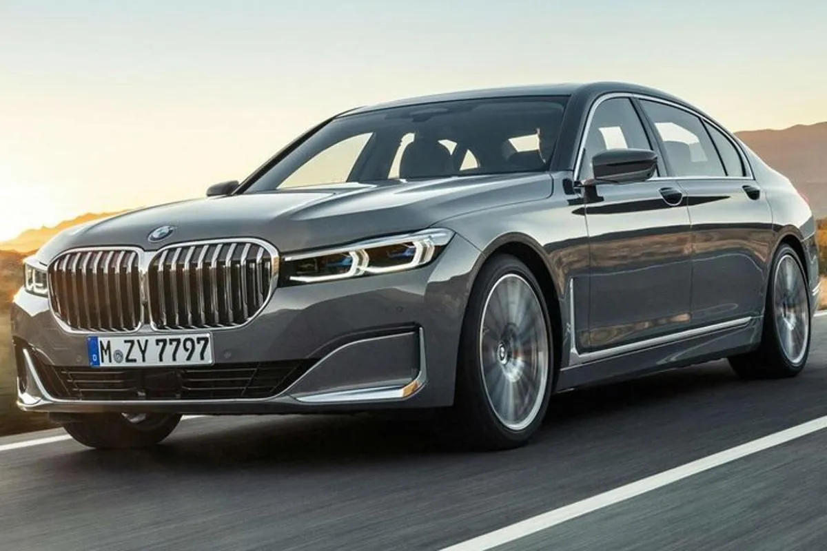 Arrival Private Transfer from Dubai Airport DWC to Dubai by car or SUV