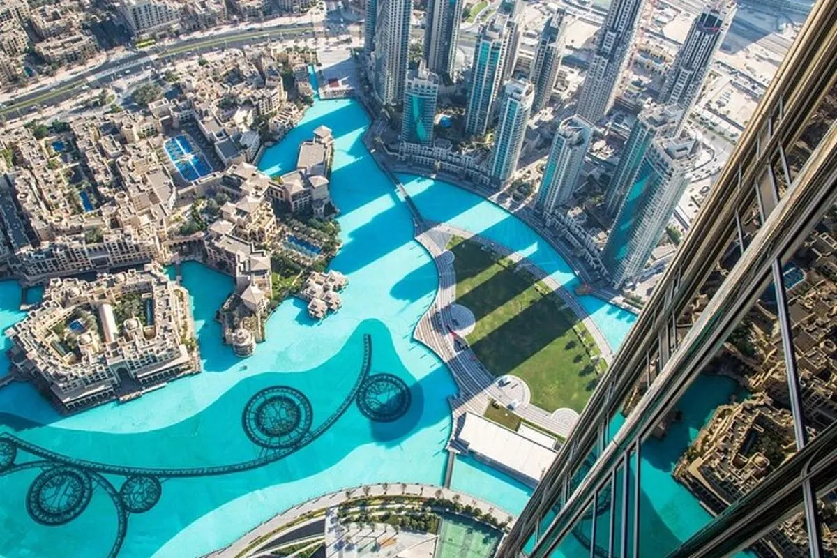Image 3 of Burj Khalifa And Dubai Mall Aquarium Tickets With Transfer
