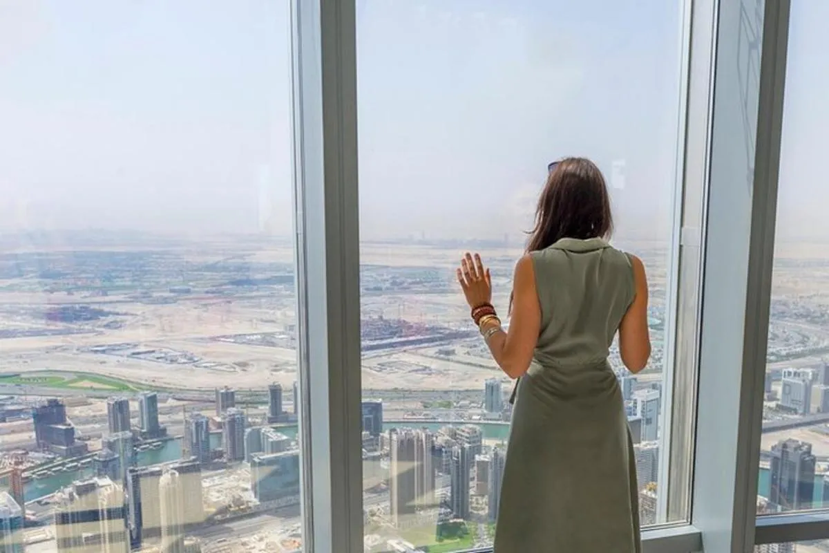 Image 6 of Burj Khalifa And Dubai Mall Aquarium Tickets With Transfer
