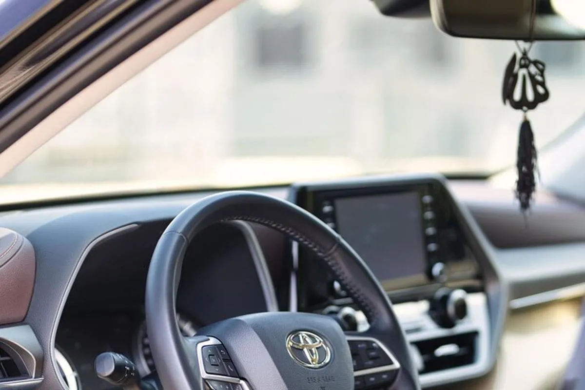 Image 5 of Dubai Airport (DXB) Private Transfer to Dubai/Jumeirah/Abu Dhabi