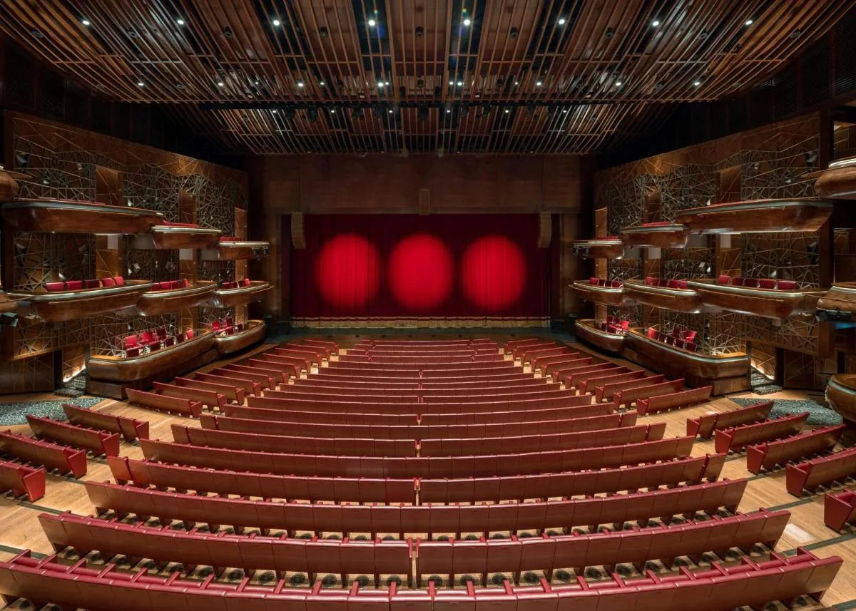 Image 4 of Dubai Opera Tour
