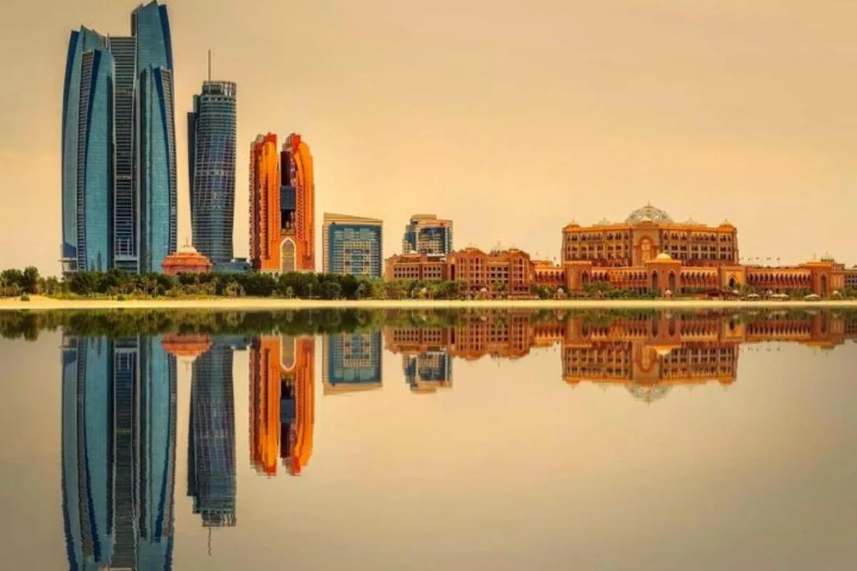 Image 2 of Dubai to Abu Dhabi Day Trip: Grand Mosque, Palace & Etihad Towers