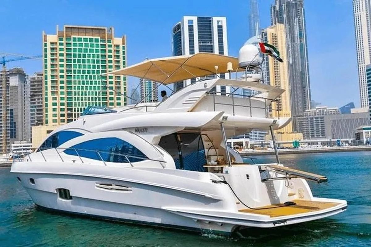Image 4 of Exclusive Luxury Yacht Ride