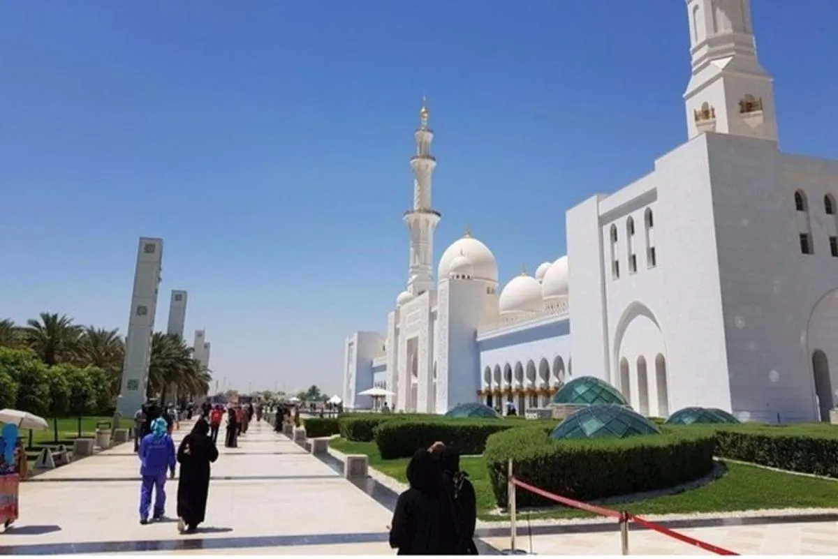Image 3 of Full-Day Abu Dhabi City Tour from Dubai Including Lunch
