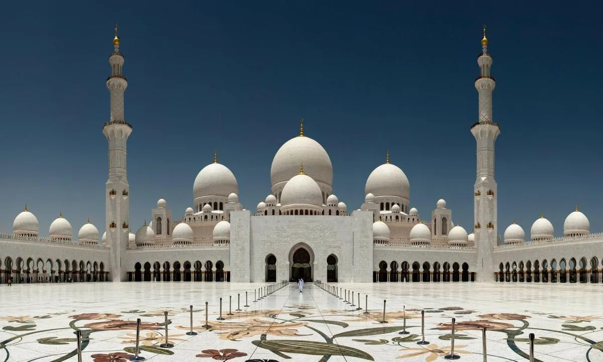 Image 2 of Grand Mosque and Louvre Abu Dhabi Visit from Dubai