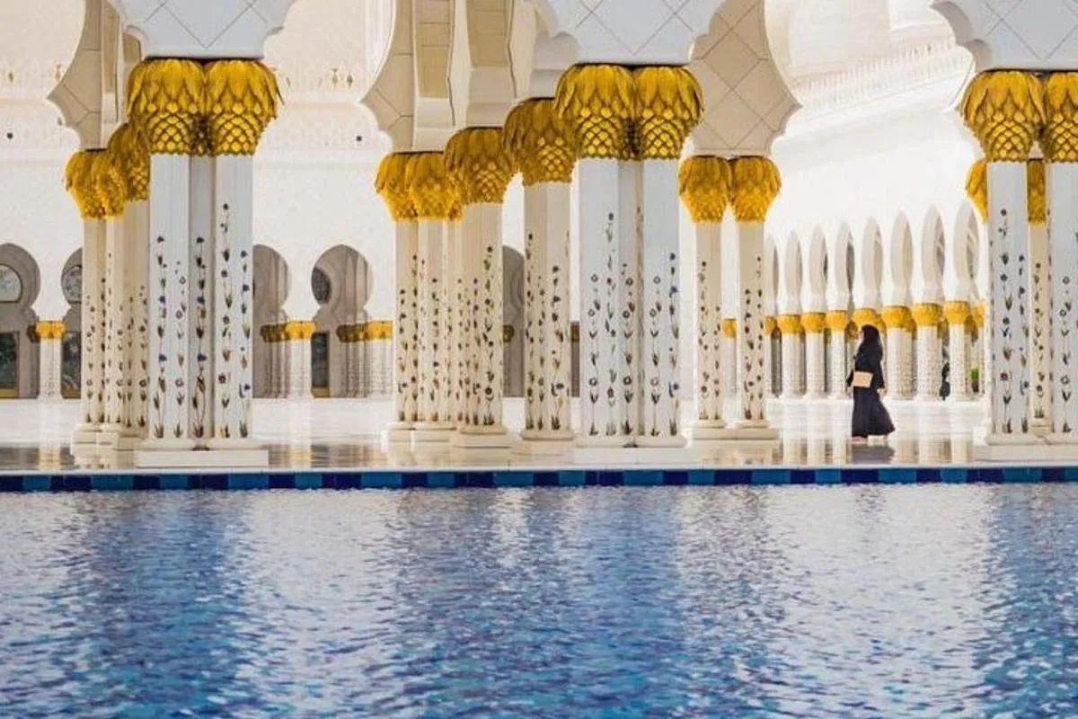 Image 4 of Guided Abu Dhabi City Tour with Sheikh Zayed Grand Mosque